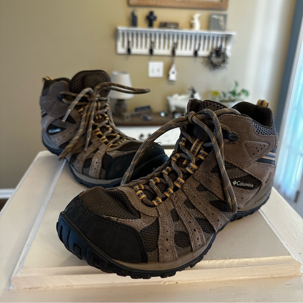 Men’s Columbia Hiking Boots Size 9.5 Brown BM3939-231 Techlite Omni-Grip